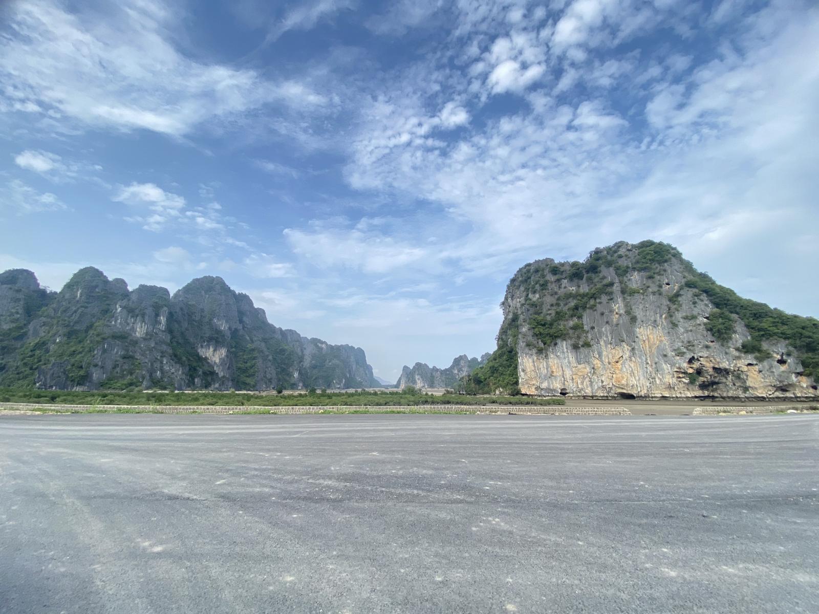 Cần bán 5 lô shophouse mặt đường 58m Ao Tiên, Vân Đồn, Quảng Ninh  11504742