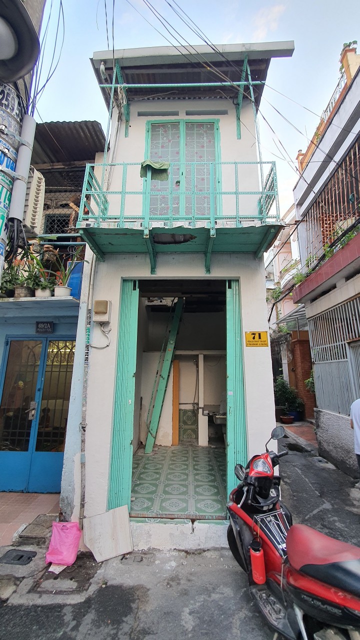 HẺM 4M QUẬN TÂN PHÚ TÌM ĐÂU RA NHÀ DƯỚI 1TỶ CÓ HỘ KHẨU SÀI GÒN.  SỔ HỒNG RIÊNG 11507867