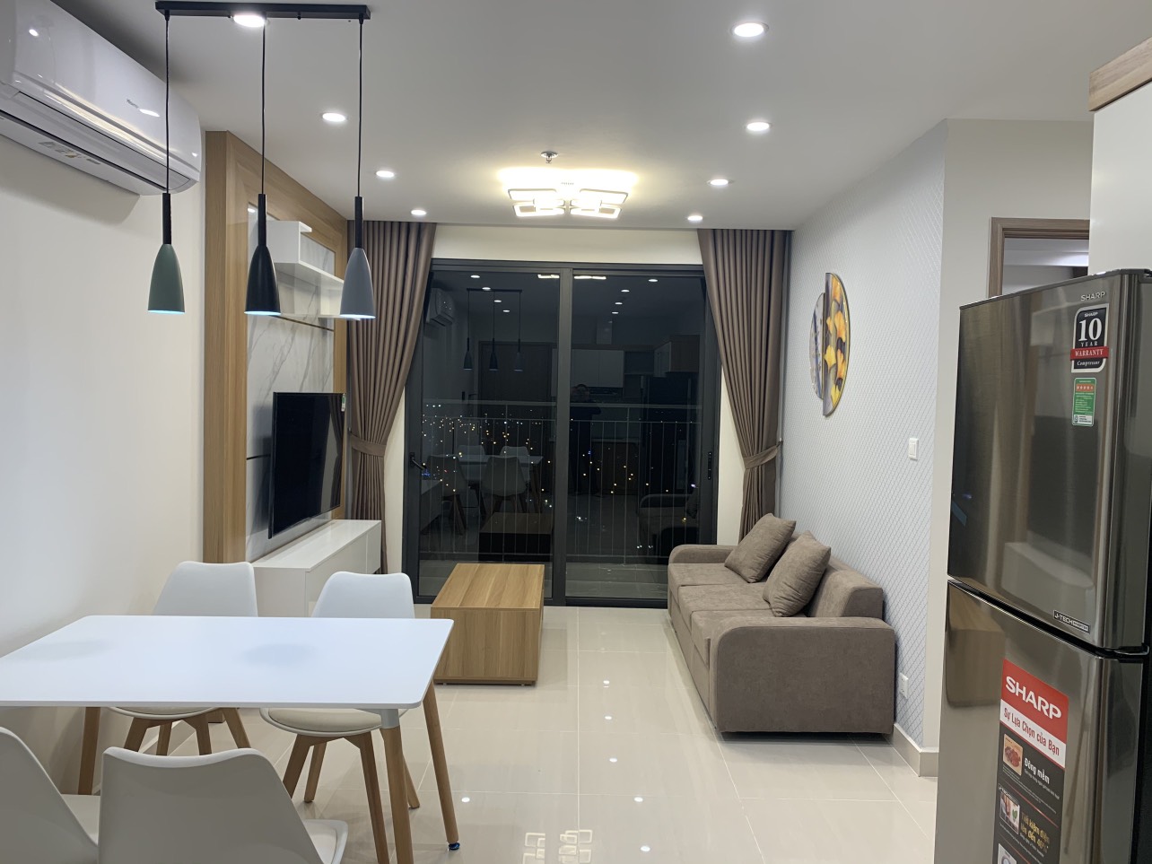 Chủ nhà người nước ngoài cần cho thuê căn hộ Vinhomes Smart City, 2PN1WC, mới hoàn thiện nội thất. 11556339