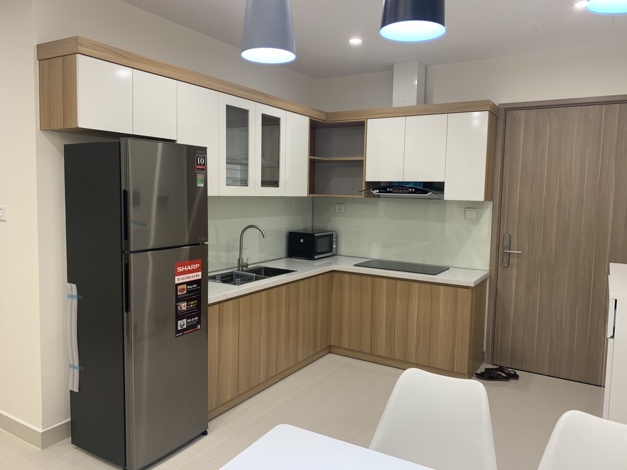 Chủ nhà người nước ngoài cần cho thuê căn hộ Vinhomes Smart City, 2PN1WC, mới hoàn thiện nội thất. 11556339