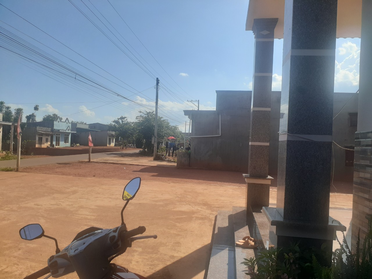 BÁN GẤP 3.7 SÀO ĐẤT CÓ NHÀ CẤP 4, CÓ 10 M ĐƯỜNG NHỰA NHÁNH 1182 NGUYỄN VĂN CỪ, P.LỘC PHÁT, TP.BẢO 11558951