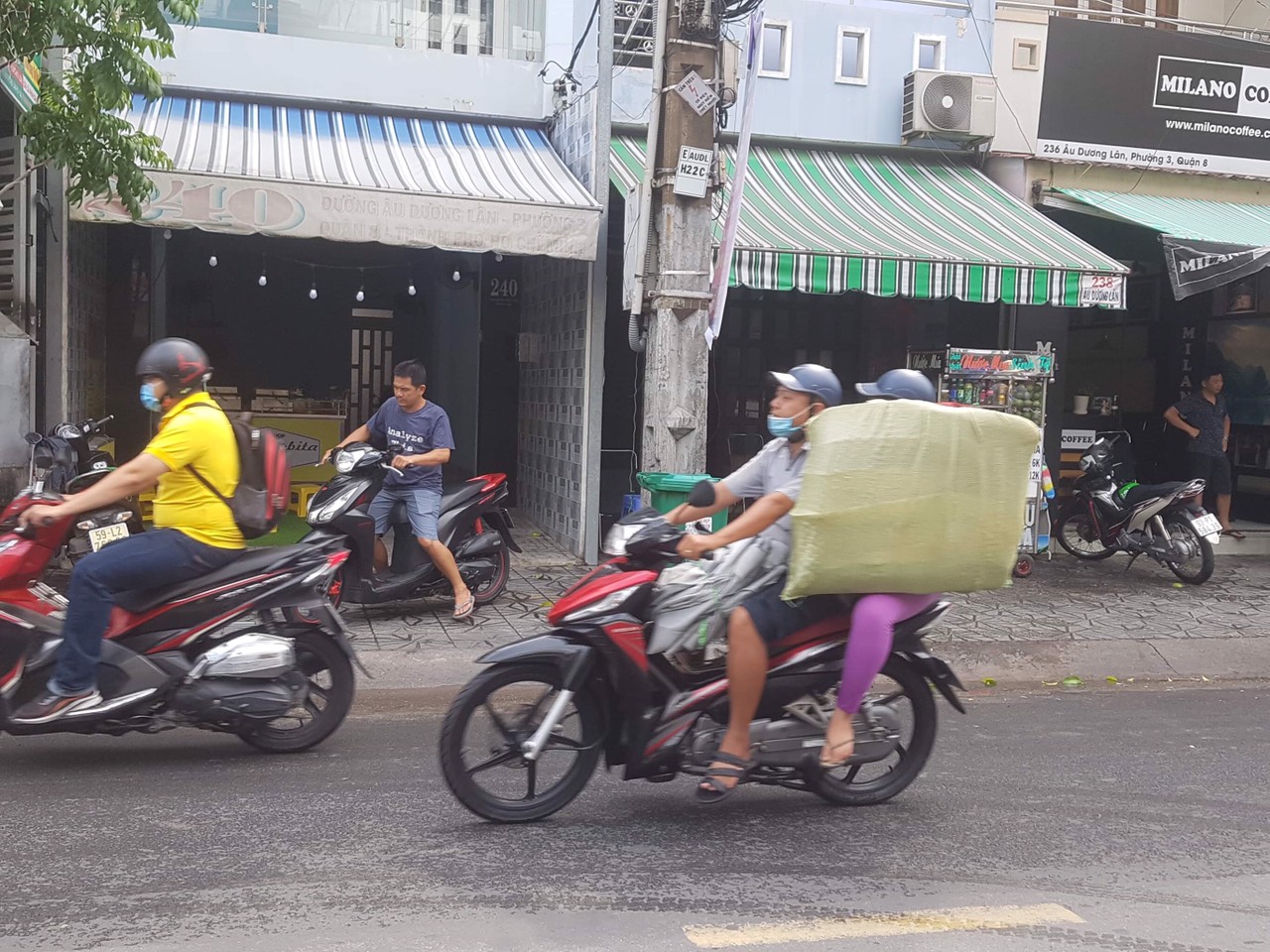 CẦN SANG NHƯỢNG MẶT BẰNG KINH DOANH KHU ĂN UỐNG ĐƯỜNG ÂU DƯƠNG LÂN - P.3 - QUẬN 8. 11559427