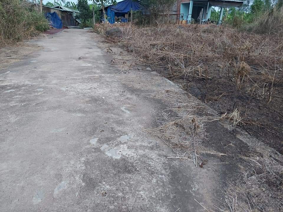 CẦN BÁN NHÀ ĐẤT Ở LONG THÀNH VÀ TRẢNG BOM, ĐỒNG NAI, HIỆN TẠI CÓ 2 LÔ ĐẤT VÀ 1 CĂN BIỆT THỰ. GIÁ 11563461