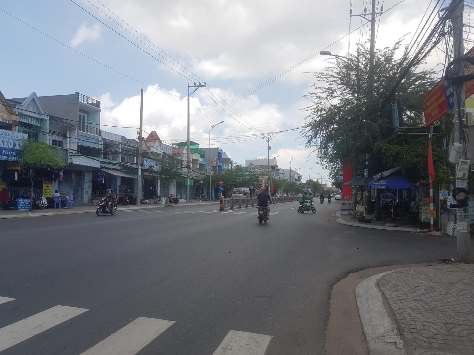 Cho thuê mặt bằng 1 trệt 3 tầng đường 30/4 P11, TPVT Giá 8 triệu/tháng 11572955