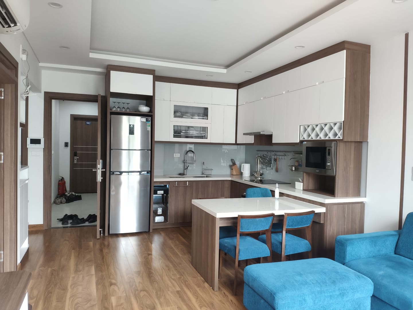 Toà Appartment.Mặt phố Quảng an,Tây hồ,200m2x8T,MT8m,Cho thuê 3.6tỷ/năm 11575241