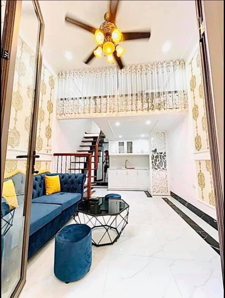     Bán nhà đẹp khu víp Hoàng Cầu 71m 18 tỷ 11582072