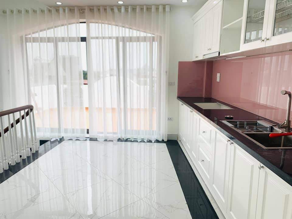 Siêu Hiếm, Ngõ chợ NGỌC THỤY, Ôtô đỗ CỬA, Rất Thoáng DT:45m2 xây 5T, giá hơn 4 Tỷ. 11587857