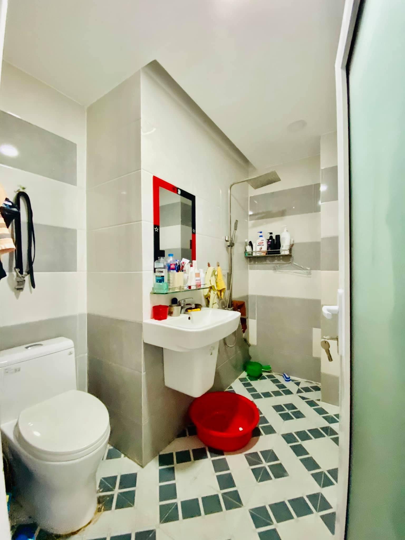 Bán nhà đường Chế lan Viên - D9, DT 62m2 (4x15.5), 4 tầng, 5PN, 7.2 tỷ (TL) 11588568