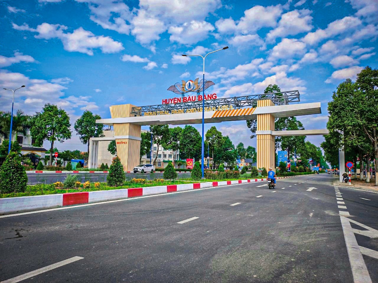 BÁN NHÀ TT LAI UYÊN - BÀU BÀNG - BÌNH DƯƠNG - 1 TRỆT, 1 LẦU VÀ DÃY TRỌ 4 PHÒNG CHO THUÊ THU NHẬP 11596369