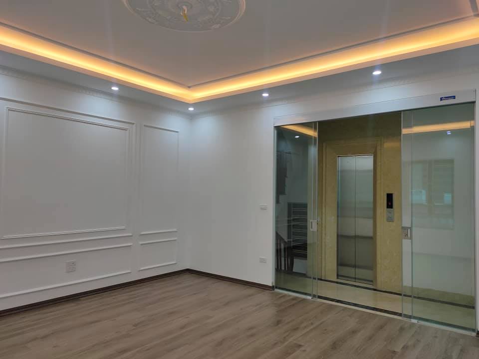 Bán nhà chính chủ phố Huỳnh Thúc Kháng 92m 8 tầng thang máy giá 32 tỷ 11618119