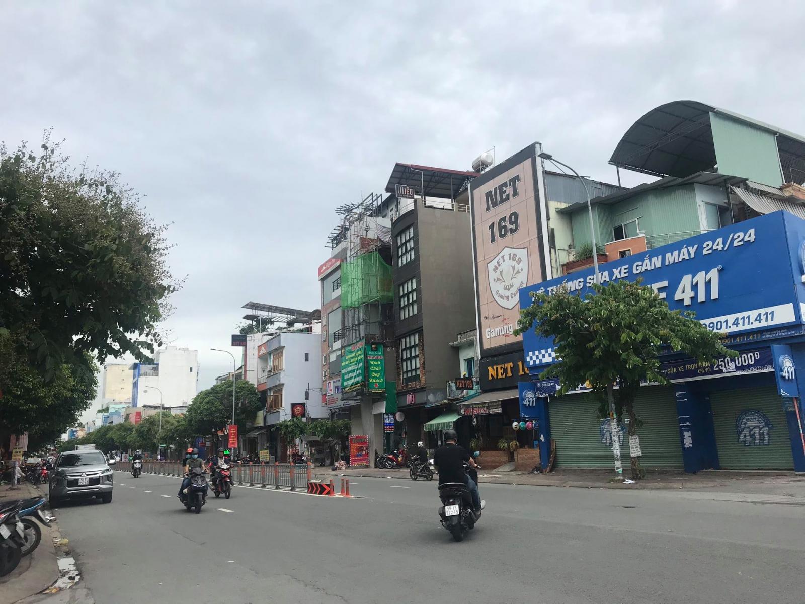 Bán nhà Nguyễn Thái Sơn Gò Vấp, 50m2(4.5x11), 3 lầu, gần chợ GV chỉ 5.4 tỷ. 11622176