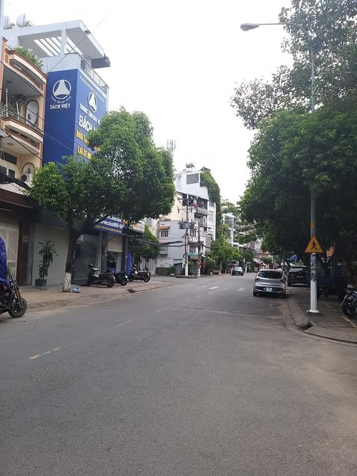 Bán nhà MT C4 đường Cao Bá Nhạ - Trần Hưng Đạo, dt 10x27m, giá 99 tỷ 11628104