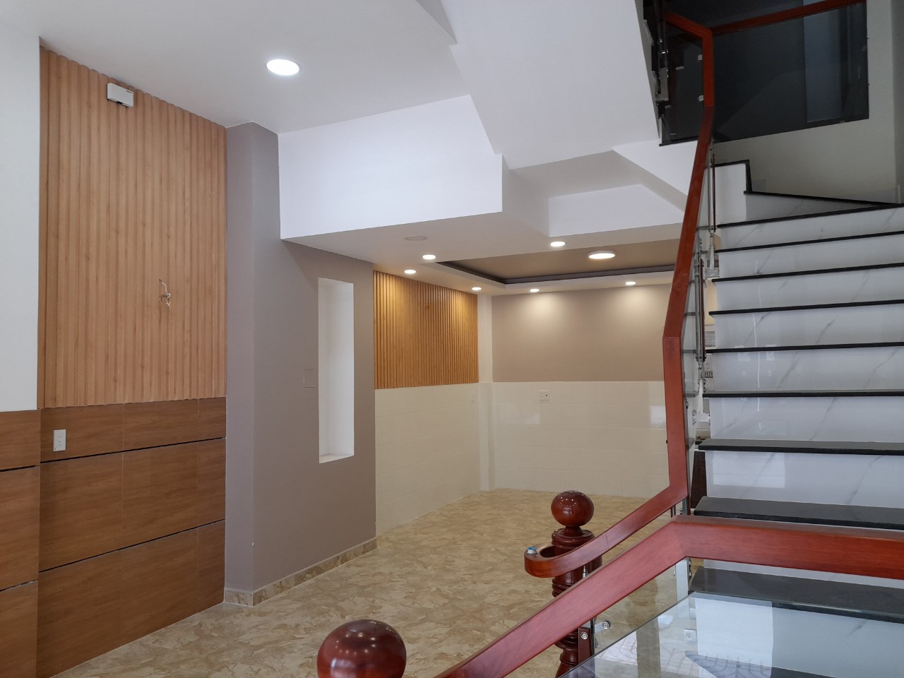 BÁN GẤP 2 CĂN NHÀ MỚI XÂY.HXH. THIẾT KẾ HIỆN ĐẠI, TẠI KHU PHỐ 4, PHƯỜNG BÌNH HƯNG HÒA B, QUẬN BÌNH 11634717