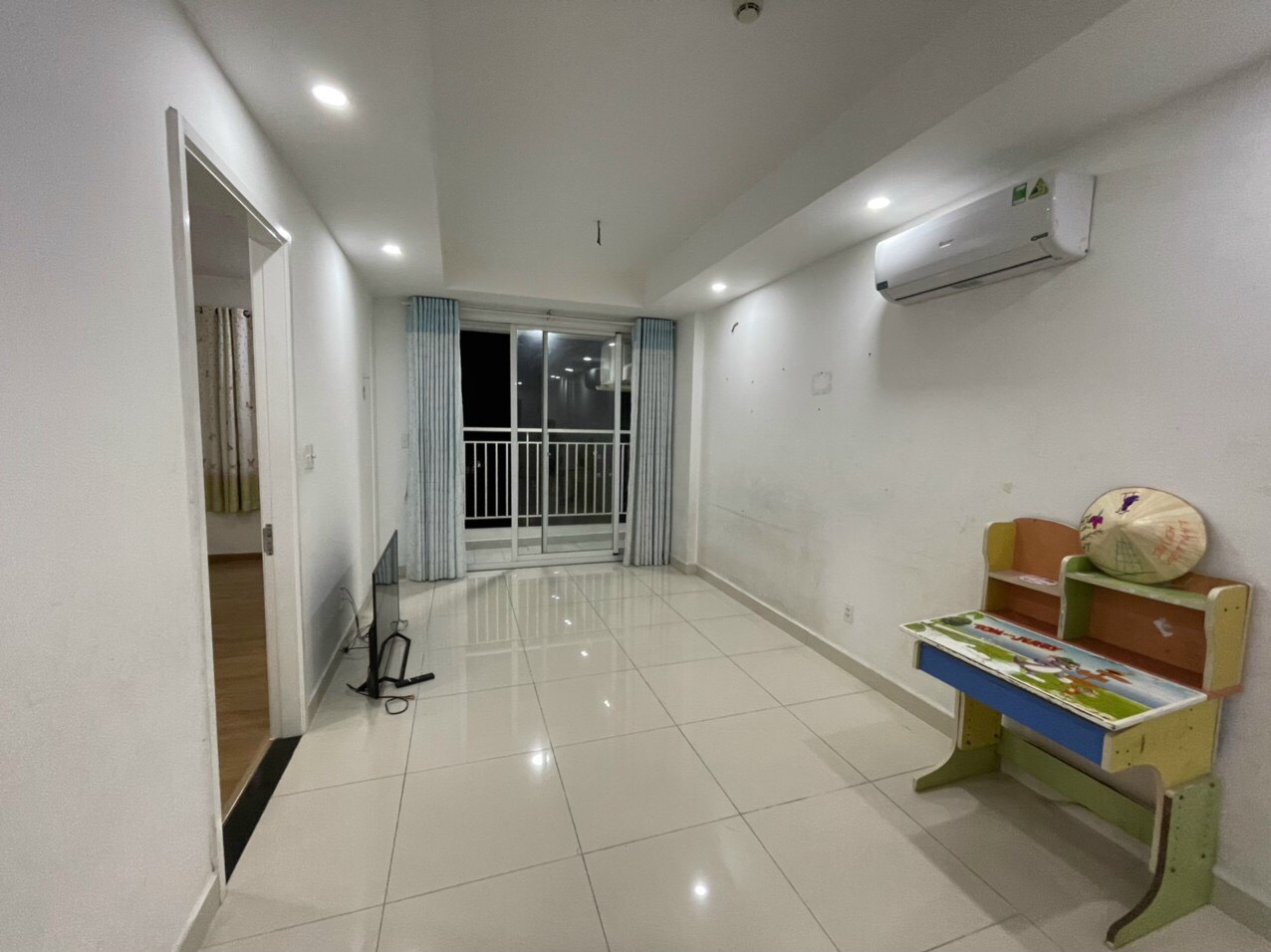 Cần bán căn hộ Melody Âu Cơ quận Tân Phú, 68m2 2PN 2WC đẹp như hình , giá tốt nhất  11662258