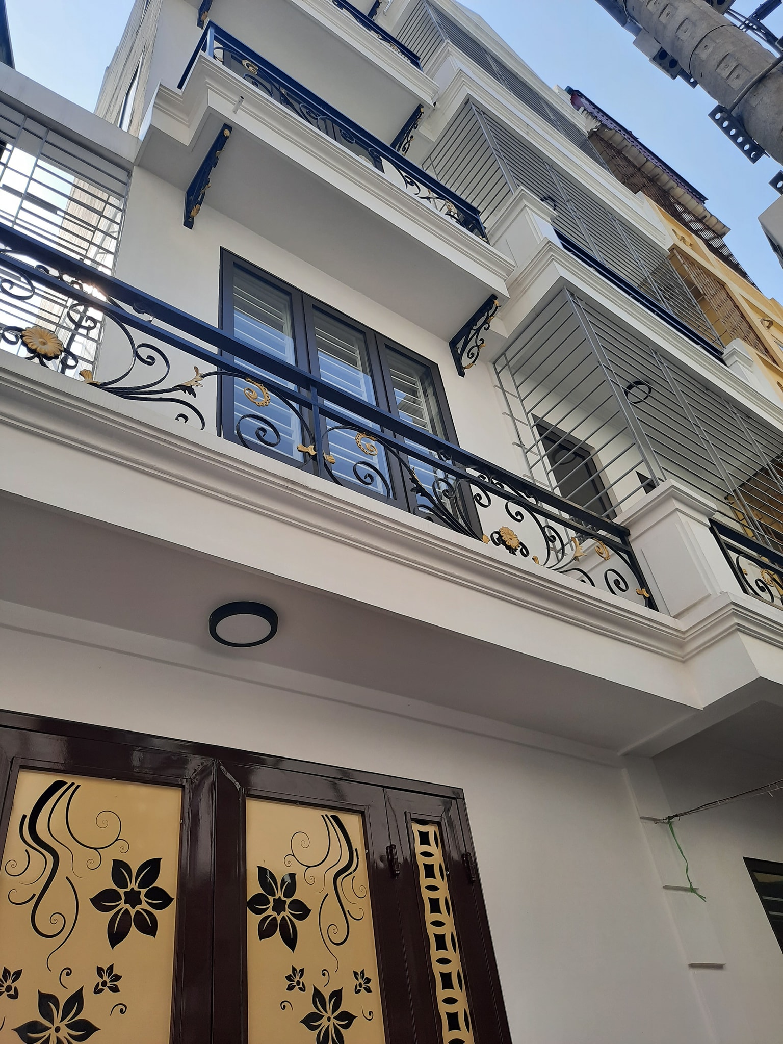 Mặt phố Phó Đức Chính 100m nhà 5 tầng mặt tiền 5.8 m vỉa hè 7m 11663461