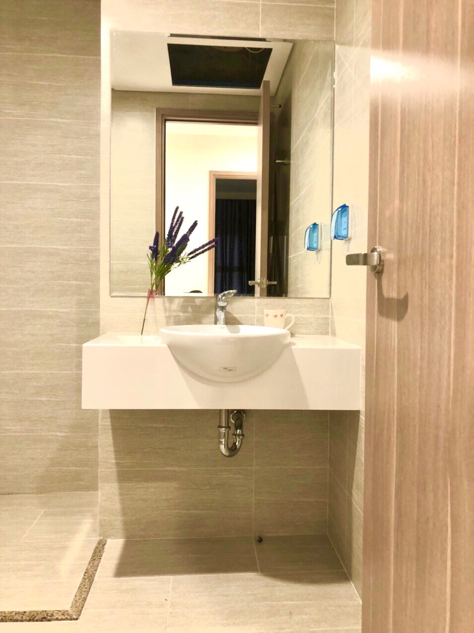 Cho thuê căn hộ 2PN2WC nội thất gần đầy đủ giá chỉ 8 triệu/ tháng Vinhomes Smart City 11666383