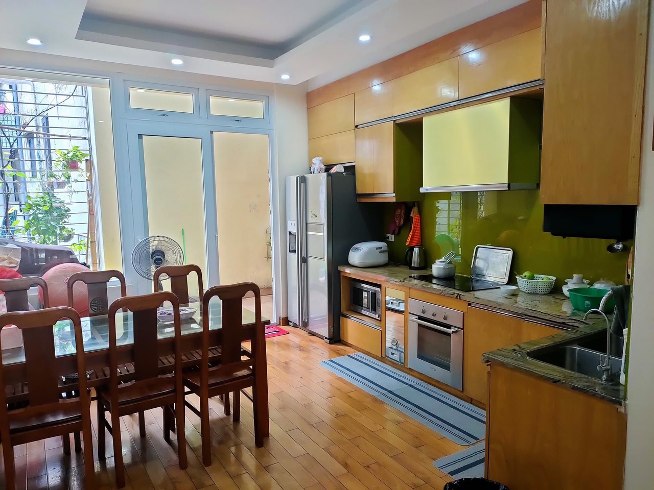 Bán gấp nhà Phạm Văn Đồng, Gần Ngoại Giao Đoàn, ô tô đỗ cửa, kinh doanh, 45 m2 giá 3,9 tỷ 11671303