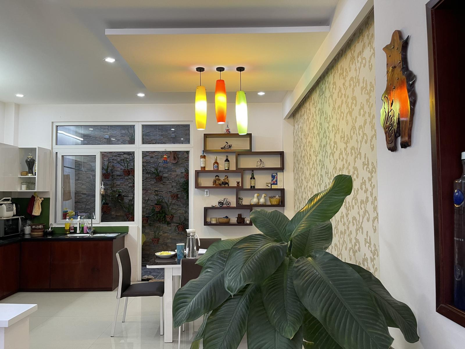 CHÍNH CHỦ CẦN BÁN NHÀ 1 TRỆT 1 LẦU - ĐƯỜNG 6M - SỔ HỒNG - GIÁ 2,6 TỈ - VĨNH NGỌC - NHA TRANG. LH: 11689580