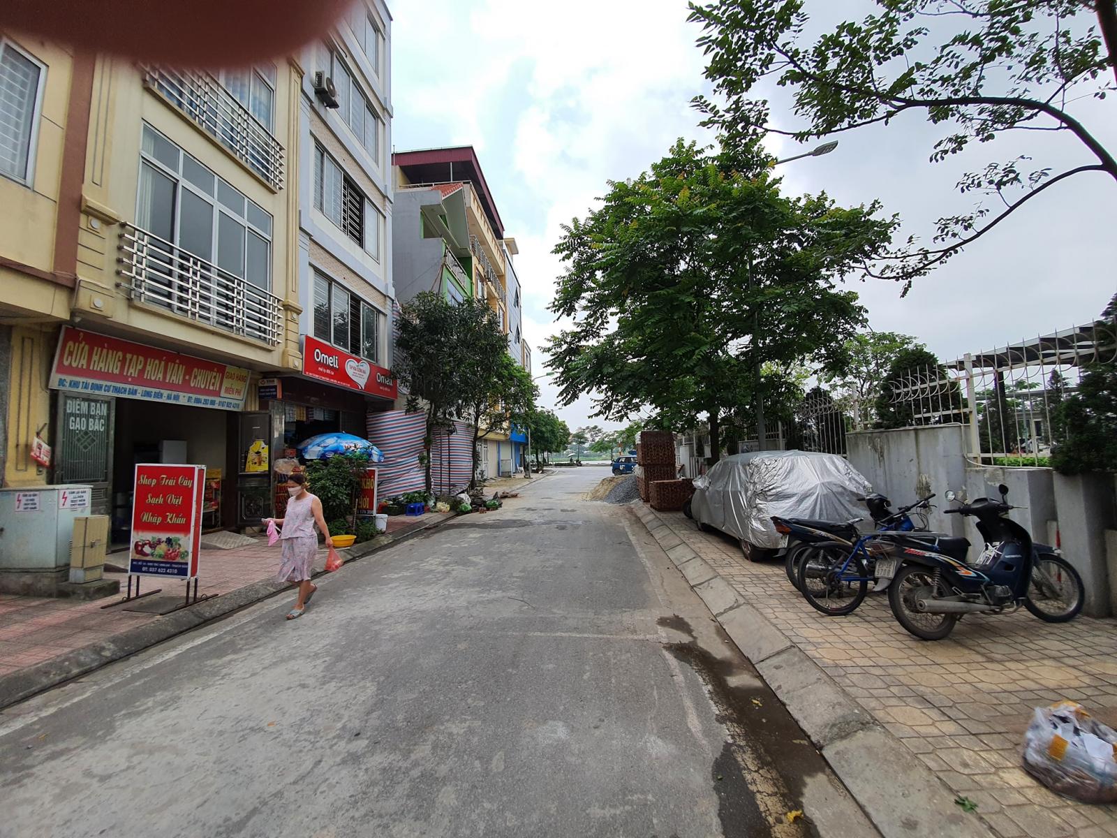 Đất phân lô, ô tô tránh, thoáng trước 2 vỉa hè tại Đường Cổ Linh, Long Biên, Hà Nội. 11702278