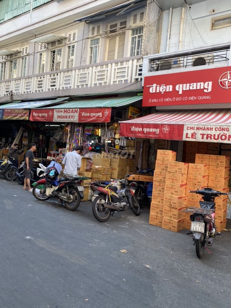 CHO THUÊ MẶT BẰNG NGAY TRUNG TÂM QUẬN 5 11722607