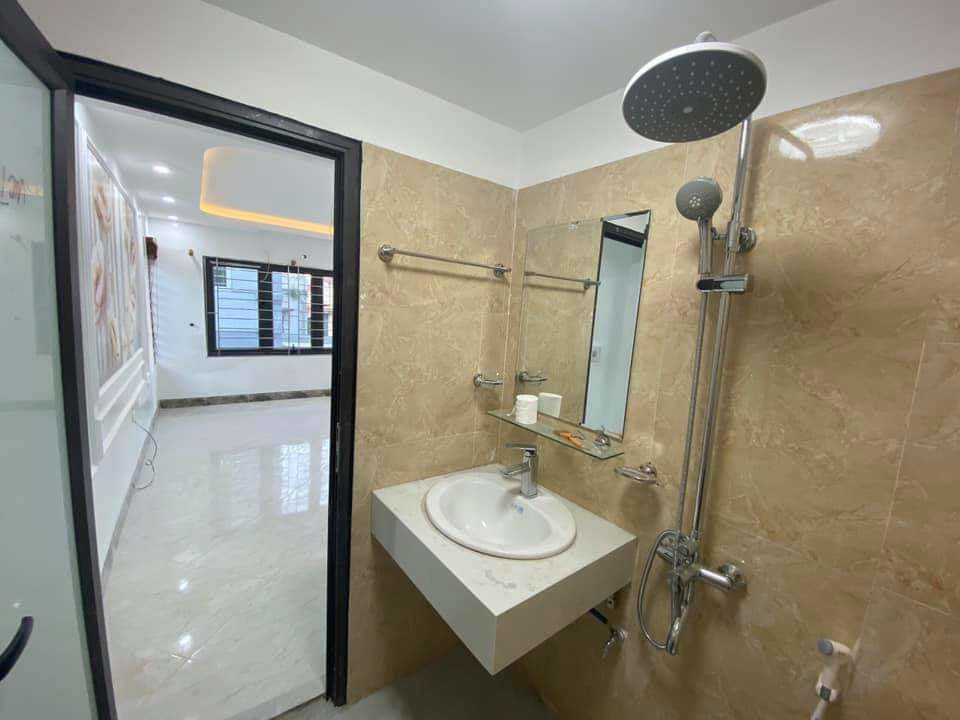 Bán Nhà Phương Canh 35m2, 5tang, MT 6m, nhỉnh 2tỷ, ô tô đỗ cổng.
 11736529