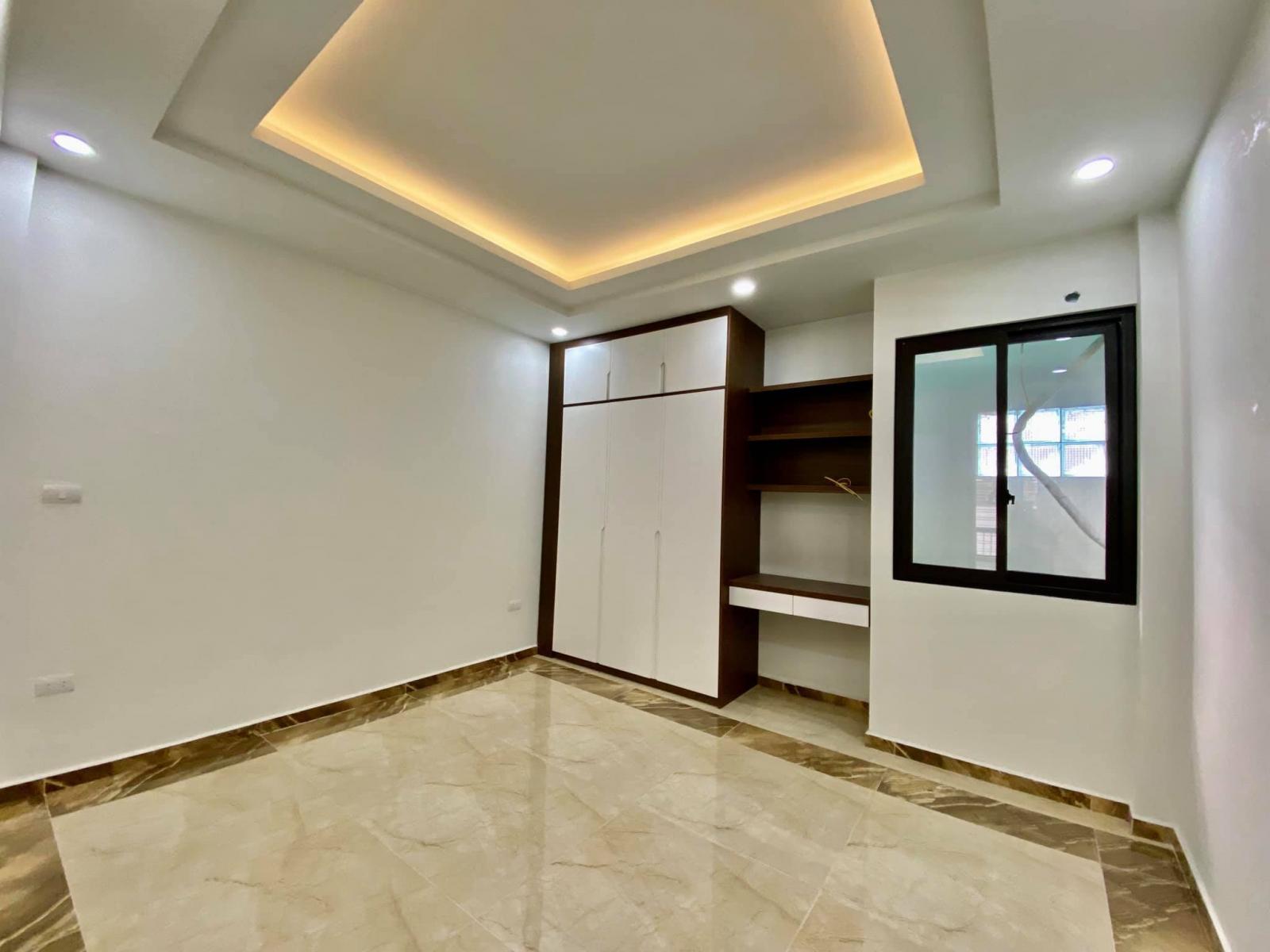 BÁN NHÀ RIÊNG ĐƯỜNG PHẠM TUẤN TÀI. PHÂN LÔ. Ô TÔ TRÁNH. KHU VỰC VIP. DT 45m2 11811924
