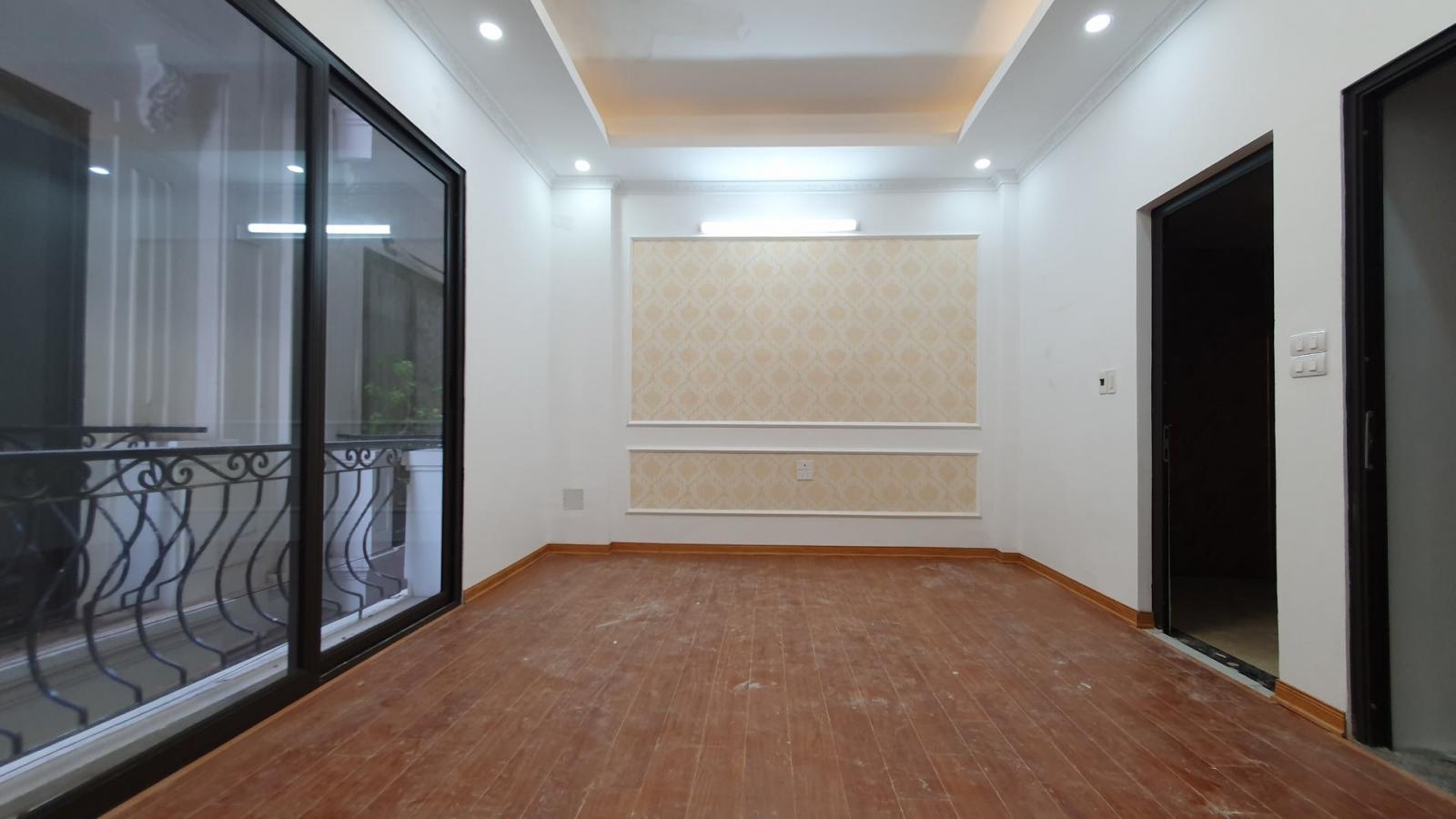 BÁN NHÀ RIÊNG ĐƯỜNG NGUYỄN KHÁNH TOÀN. NGÕ TO RỘNG. OTO VÀO. DT56M2. 5 TẦNG. GIÁ 8.8 TỶ 11820318