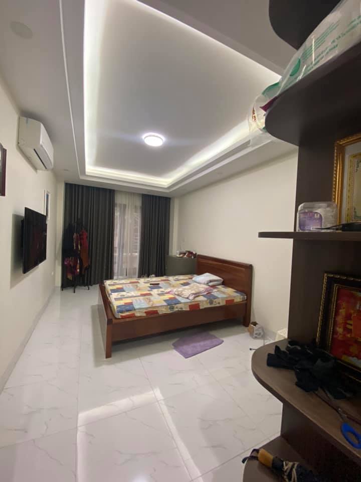 BÁN NHÀ RIÊNG ĐƯỜNG TRẦN THÁI TÔNG. KHU VIP. NGÕ THÔNG. DT 52m2. GIÁ CỰC HỢP LÝ 11856887