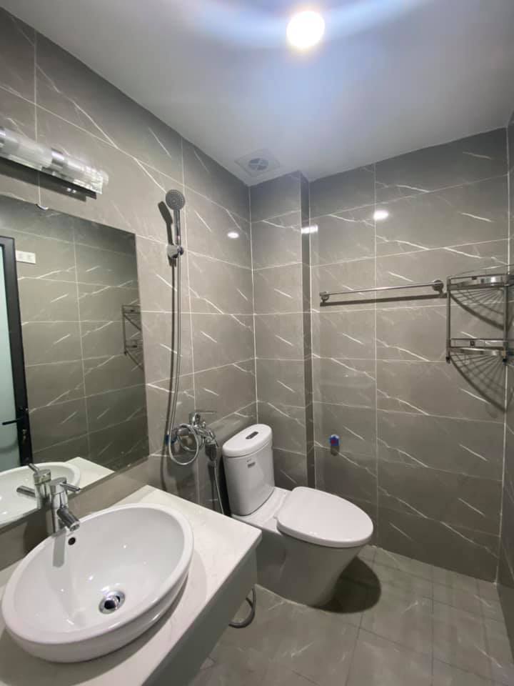 BÁN NHÀ RIÊNG ĐƯỜNG TRẦN THÁI TÔNG. KHU VIP. NGÕ THÔNG. DT 52m2. GIÁ CỰC HỢP LÝ 11856887