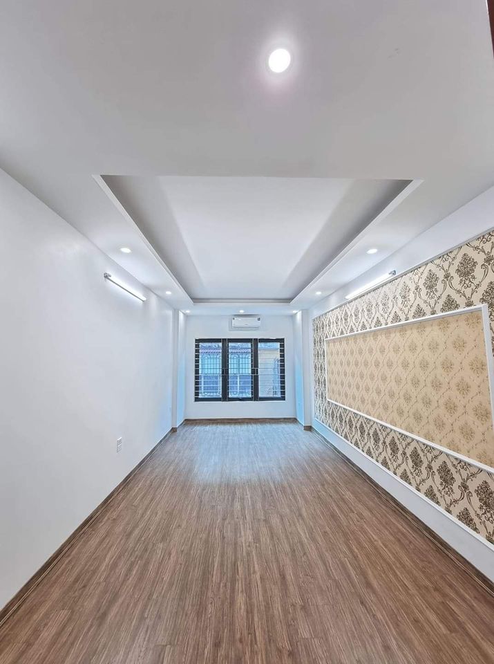 Bán nhà đường Phùng Chí Kiên, Cầu Giấy 33m x 6T, Ô tô, Kinh doanh 11861078