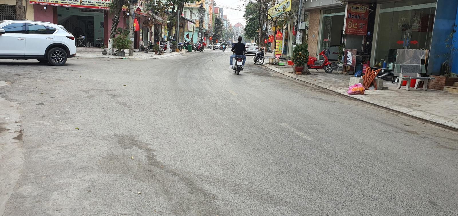 Cần tiền Bán gấp  nhà 2 tầng phố chiền , phường Ngô Quyền , Vĩnh Yên .  11941521