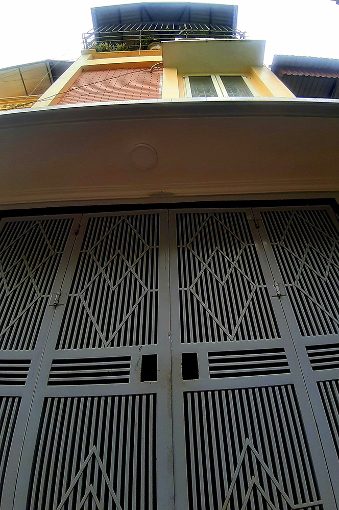 Nhà 5 tầng tại Trâu Quỳ, Gia Lâm, Hà Nội bán GẤP. 52m2. Trục kinh doanh. Lh 0989894845. 11972314