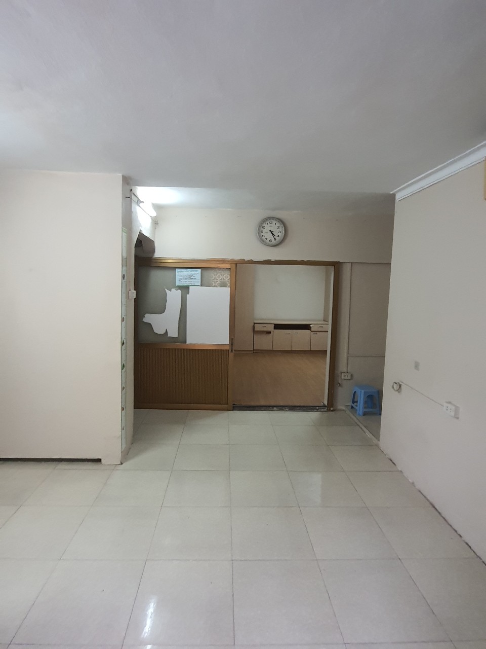 Bán căn hộ  T1 nhà A5 Vĩnh Hồ.  DT 100m, 2 MT. Giá 3.5 tỷ ( có TL). 12171822