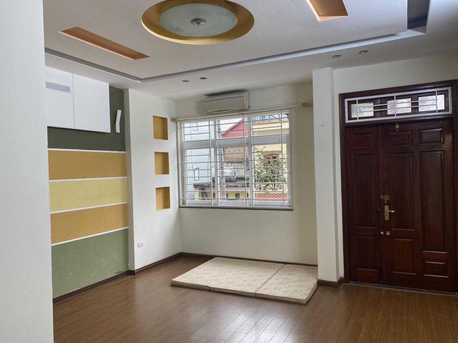 Ngõ Kinh Doanh đỉnh,Oto tránh. Nguyễn Ngọc Vũ.65m.5 tầng.Mt 5.5 giá 13 tỷ 12181885