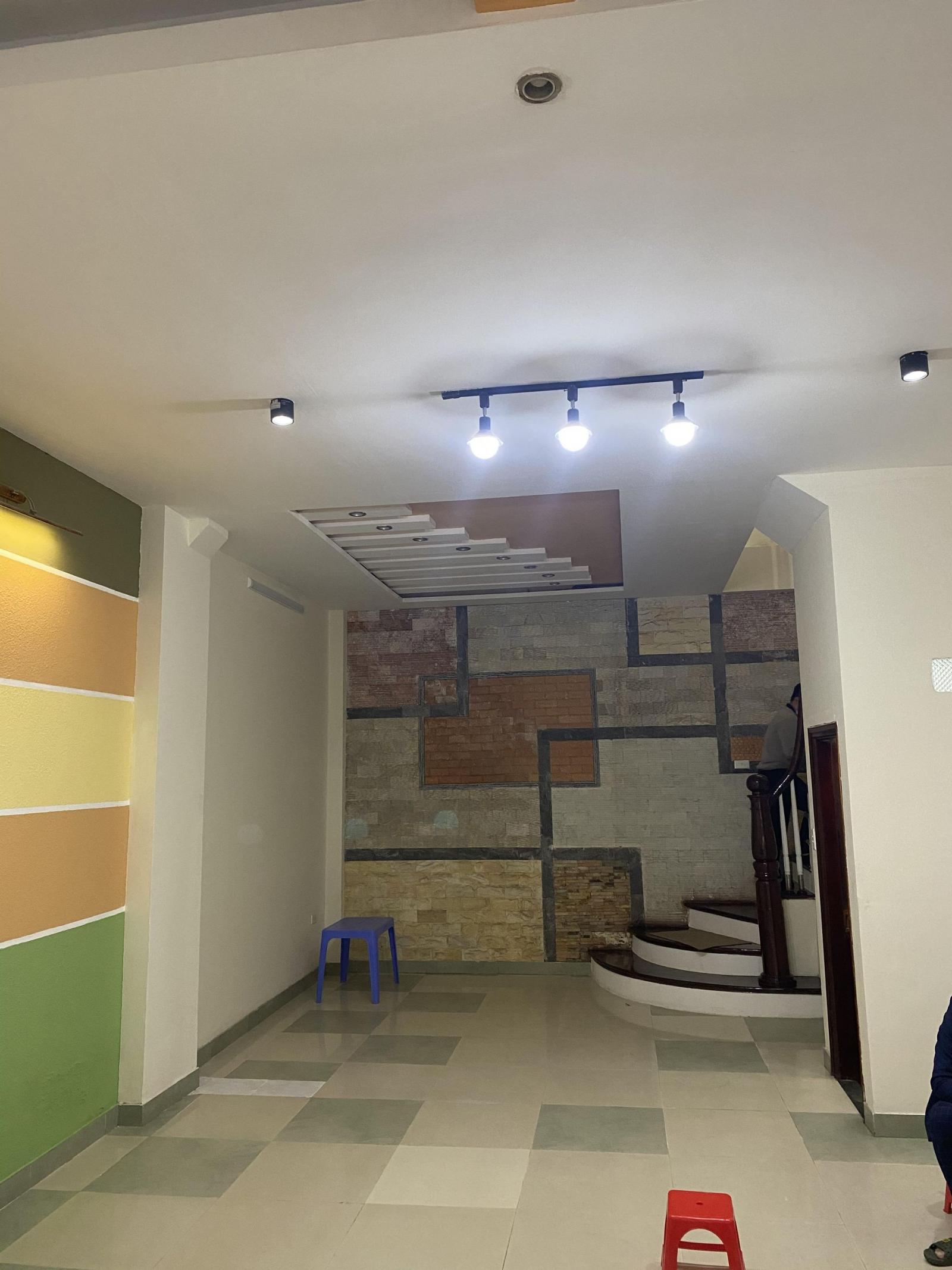 Ngõ Kinh Doanh đỉnh,Oto tránh. Nguyễn Ngọc Vũ.65m.5 tầng.Mt 5.5 giá 13 tỷ 12181885