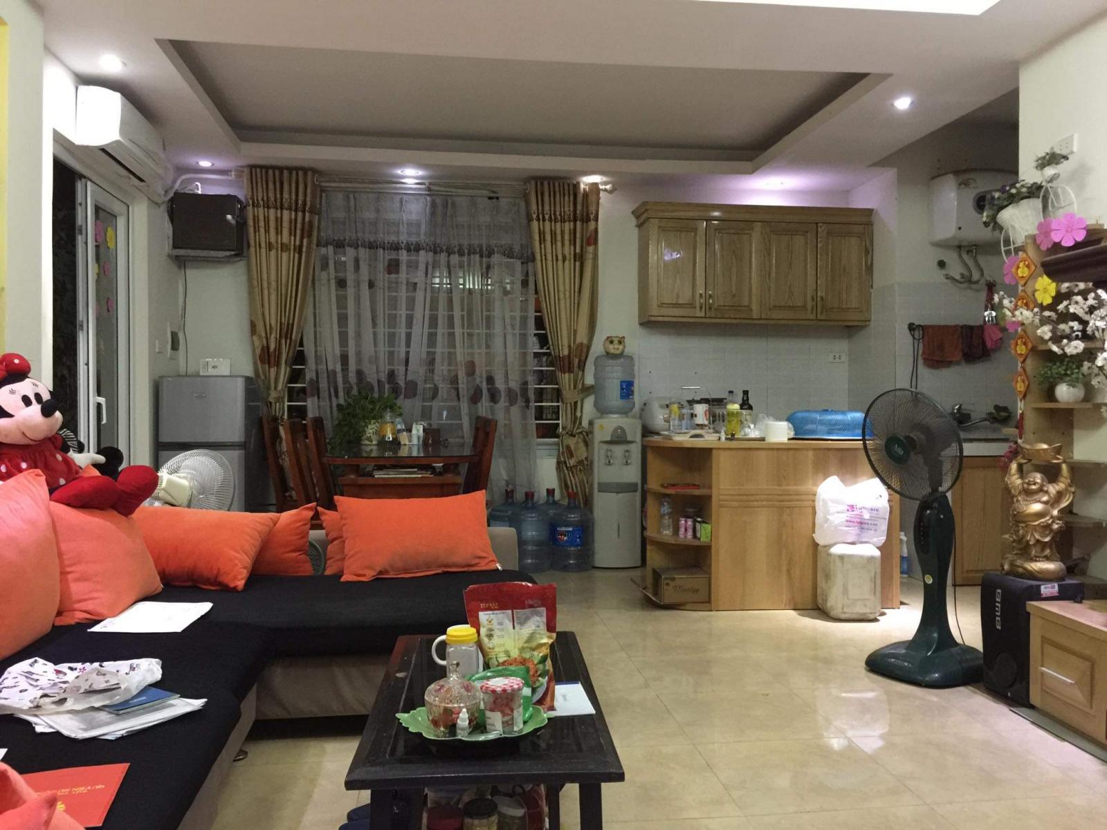 Bán căn hộ tập thể công an 104 Nguyễn Huy Tưởng, Thanh Xuân căn hộ ở tầng 1 dt hơn 100m nhà sửa đẹp
 12207674