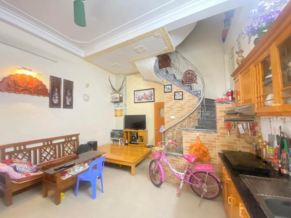 Bán nhà 376  Khương Đình - Thanh Xuân, 28m2 x4 tầng, MT 5.2m, giá 2.7 tỷ có TL .  12215550