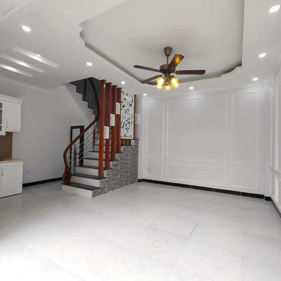 Bán nhà Lai Xá 38 m2 5 tầng 6m mặt tiền 2.8 tỷ, Nhà Lô góc, ô tô đỗ cửa,Nhà mới đẹp ở ngay 12247158