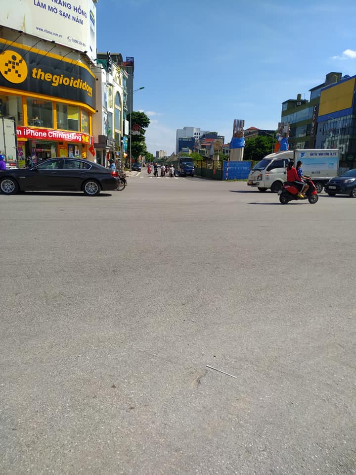 Đẹp nhất phố Hồng Tiến - Long Biên, ngõ thông, xe 16 chỗ đỗ cửa 165m 2T MT10m chỉ 22.5 tỷ.
 12255514
