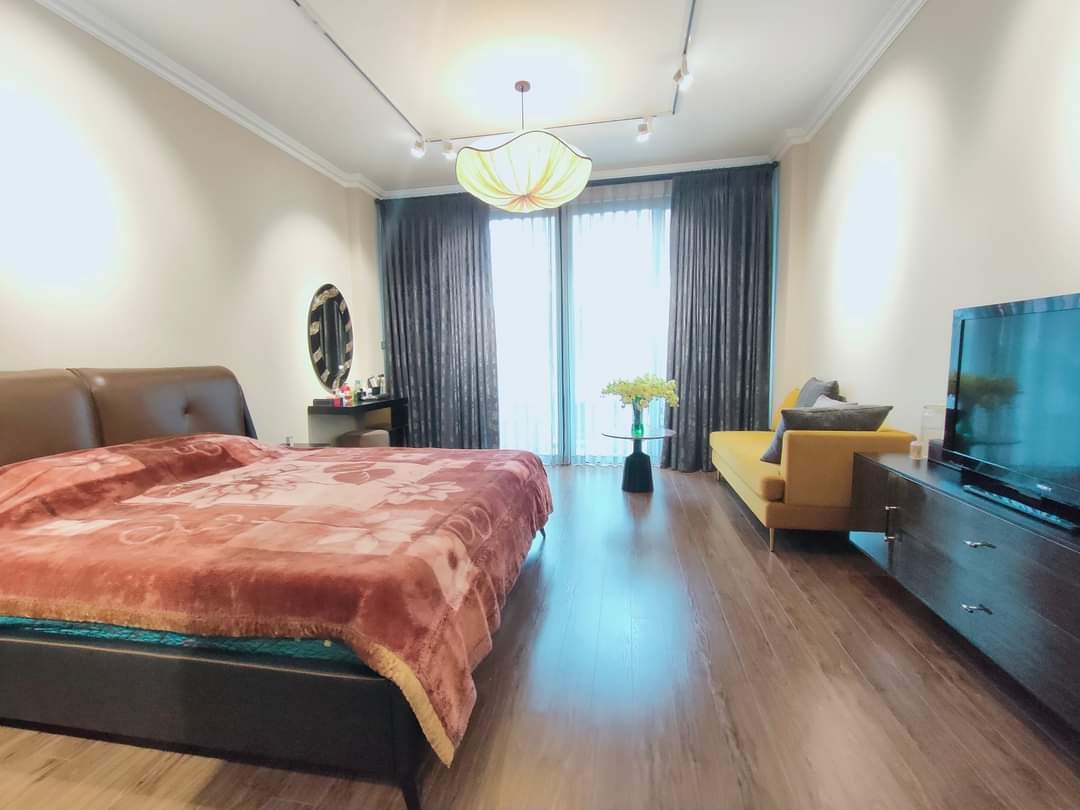 Bán nhà đường Nguyễn Văn Cừ, Long Biên, Thang máy, Gara Ô tô 12271054