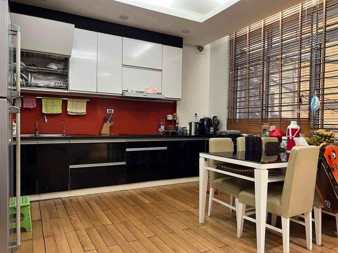 Bán nhà riêng Đường Láng, quận Đống Đa, Ô tô, 3 mặt thoáng 12287184