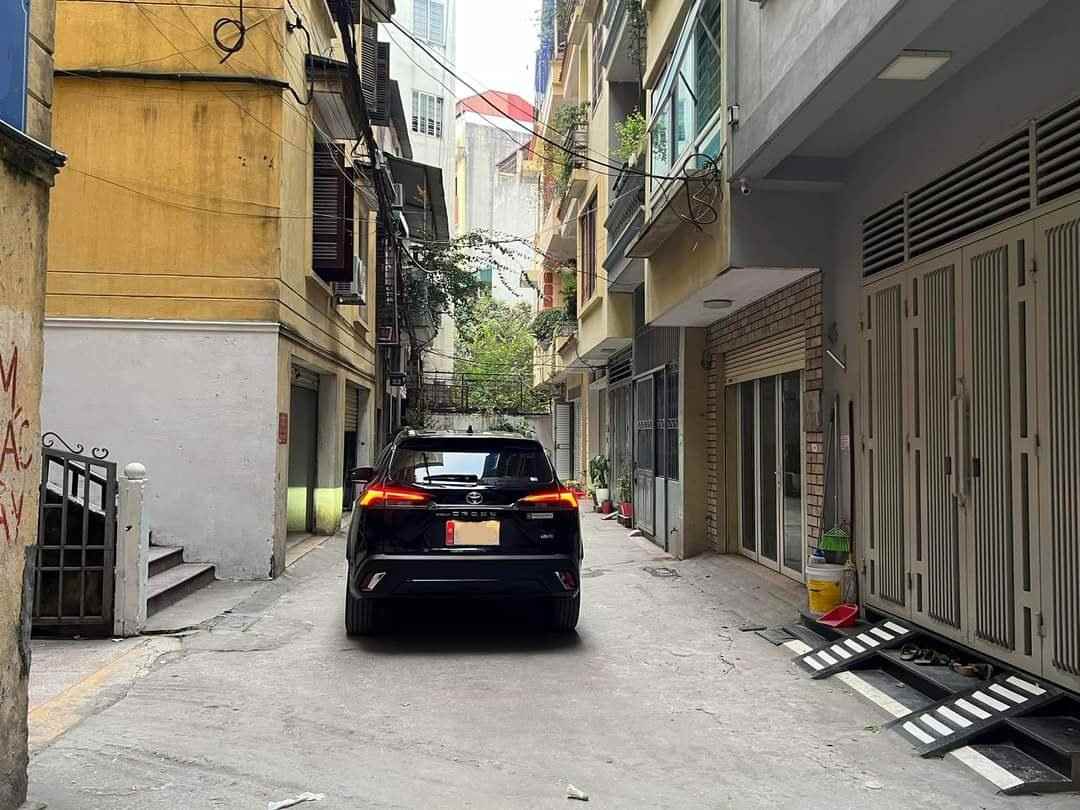 Bán nhà riêng Đường Láng, quận Đống Đa, Ô tô, 3 mặt thoáng 12287184