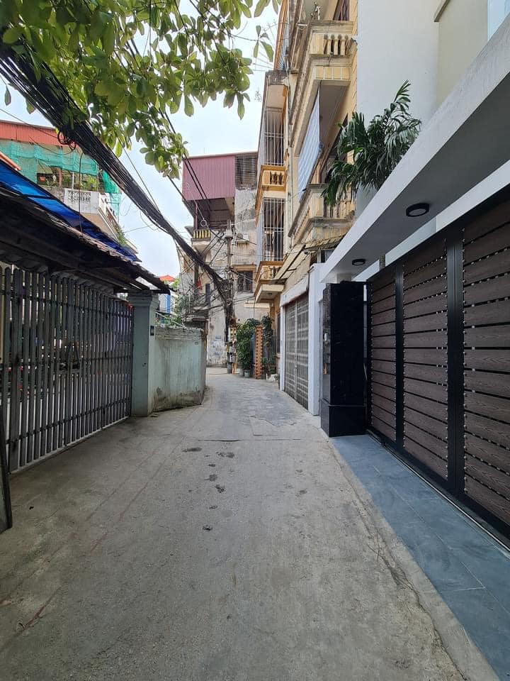 Bán đất tặng nhà Ngọc Lâm - Long Biên 85m MT4.4m giá 6.3 tỷ.
 12308799