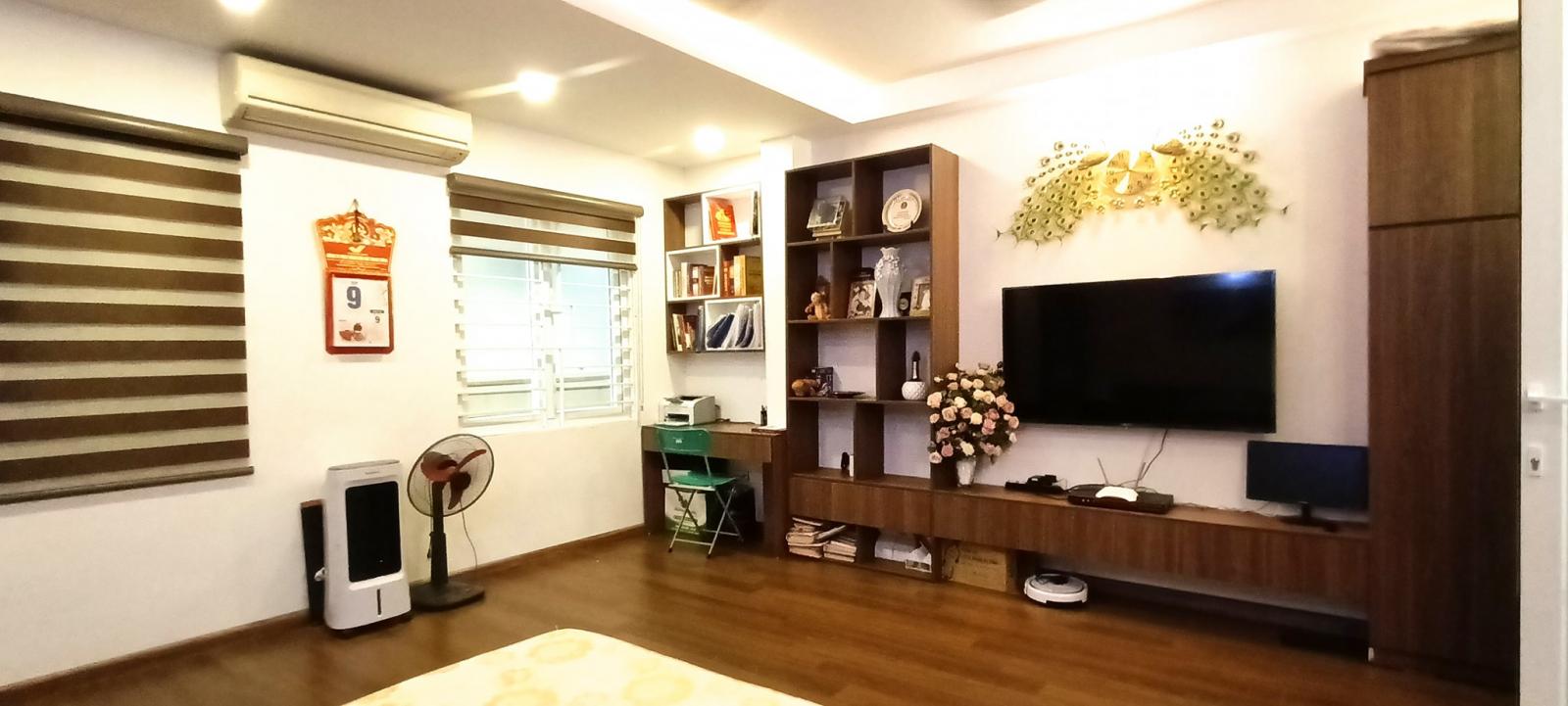 Bán Gấp Nhà Phố Dương Văn Bé, Hai Bà Trưng, Ôtô ĐỖ CỬA, Phân Lô 50m2x4T, Giá 5.75 tỷ
 12322235