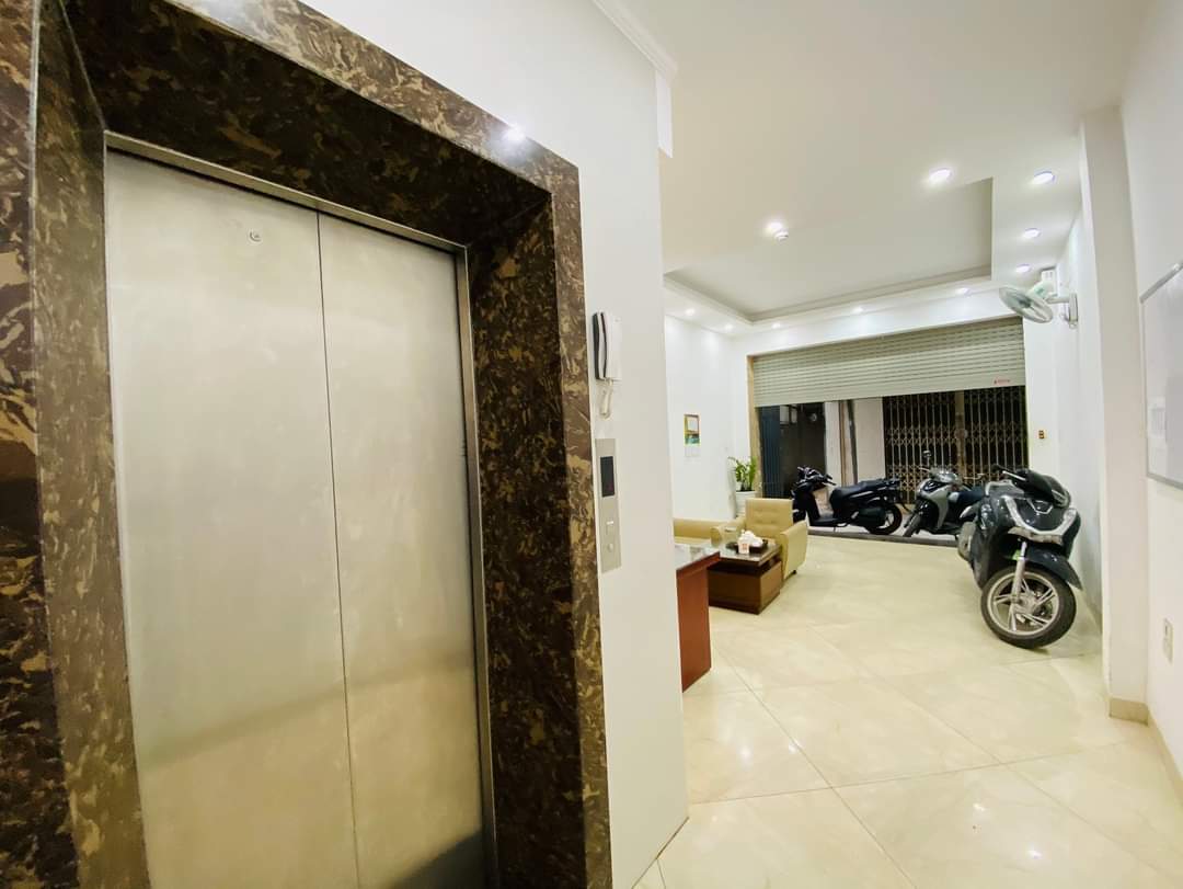 Bán nhà riêng phố Thái Hà, quận Đống Đa, Thang máy, Kinh doanh 12339016