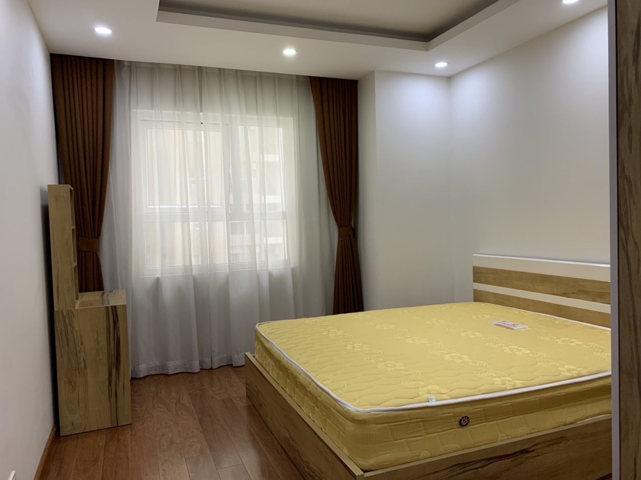 Chính chủ bán căn hộ Goldenpalace Mễ Trì, DT 118m2 đầy đủ nội thất. Gía 35 tr/m2.LH:  0987055012. 12352081