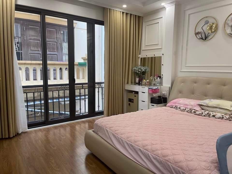 Bán nhà đường Hoàng Quốc Việt, Cầu Giấy, 50m x 5 tầng, Ô tô 12353716