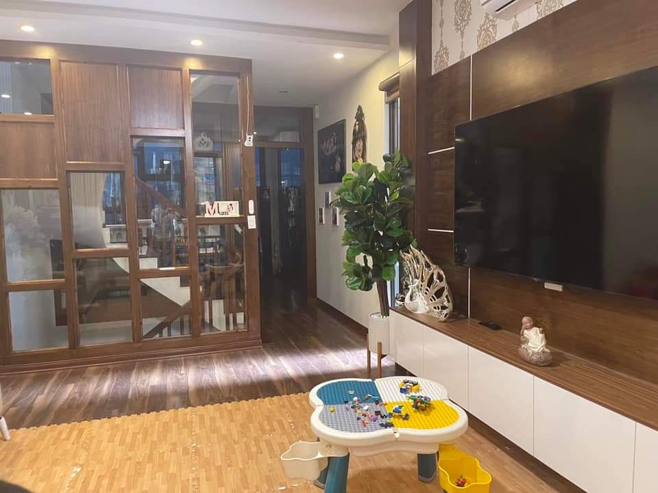 Bán nhà đường Hoàng Quốc Việt, Cầu Giấy, 50m x 5 tầng, Ô tô 12353716