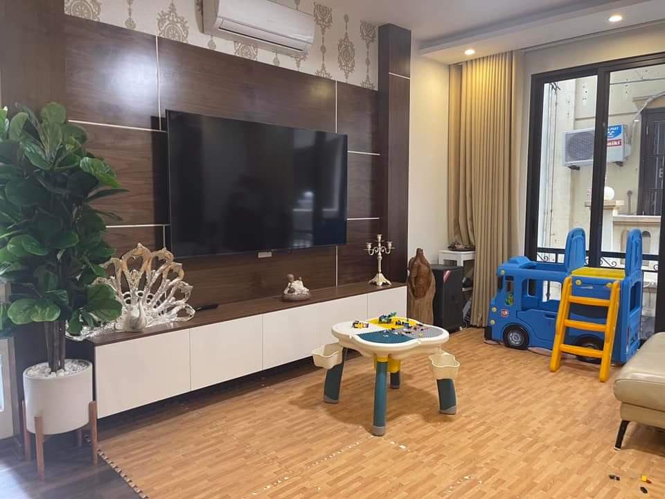 Bán nhà đường Hoàng Quốc Việt, Cầu Giấy, 50m x 5 tầng, Ô tô 12353716