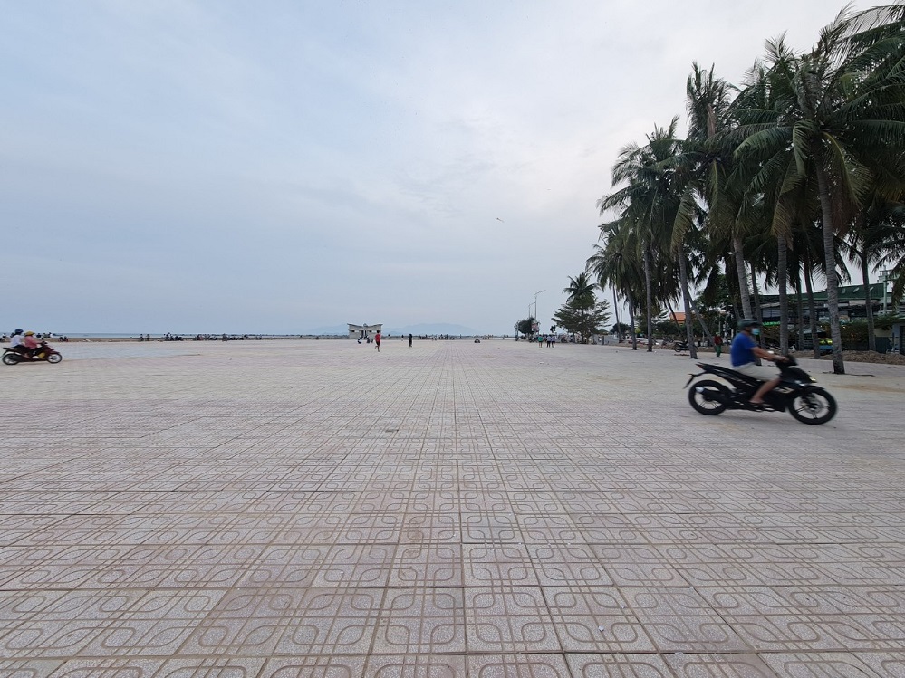 600m2 mặt đường Trần Hưng Đạo view biển, công viên trung tâm Vạn Giã, VN KH. Lh 0877817368. 12358989